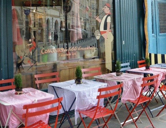 Christmas Cafe in Paris