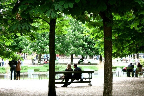 Relax Jardin des Tuileries Romantic Paris