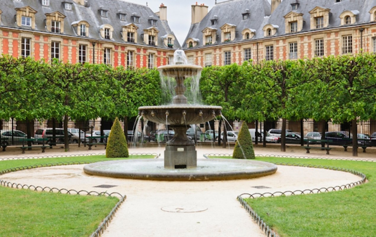 The peaceful Place des Vosges